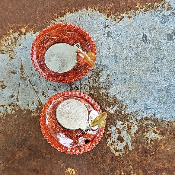 VINTAGE Michelle Sugar Clip-on Earrings - Picture 6 of 11